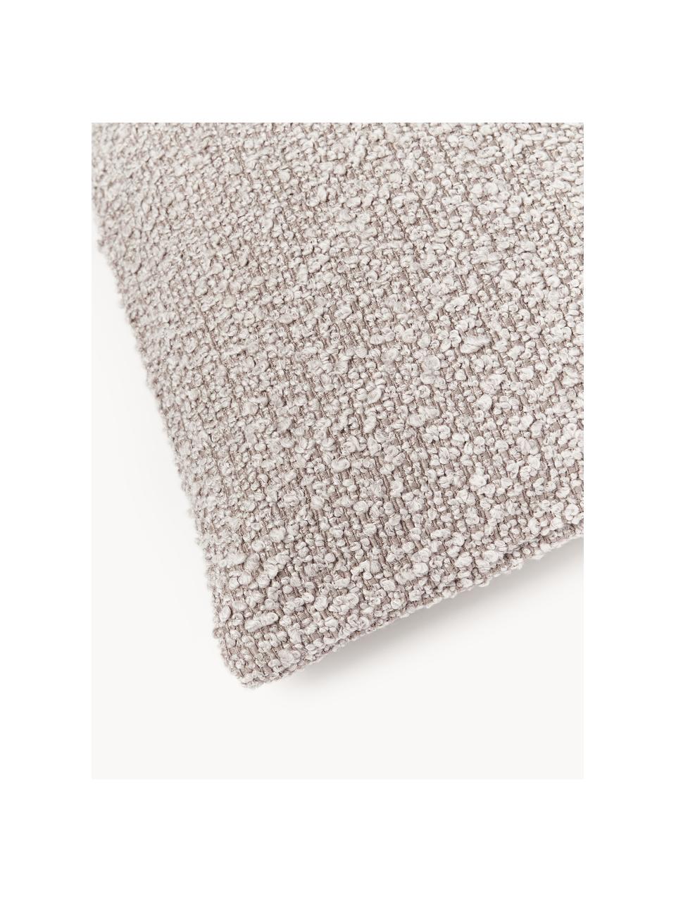 Housse de coussin 30x50 en tissu bouclé Bellamie, Tissu bouclé (95 % polyester, 5 % polyacrylique)

Le bouclé est un matériau qui se caractérise par sa structure incurvée irrégulière. La surface caractéristique est créée par des boucles tissées de fils de différents types, qui confèrent au tissu une structure unique. La structure bouclée a un effet à la fois isolant et moelleux, ce qui rend le tissu particulièrement douillet, Tissu bouclé grège, larg. 30 x long. 50 cm