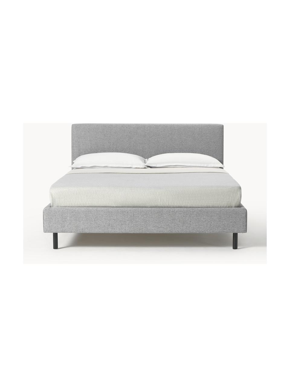 Čalouněná postel s dřevěnými nohami Giulia, Světle šedá, černě lakované bukové dřevo, Š 140 cm, D 200 cm