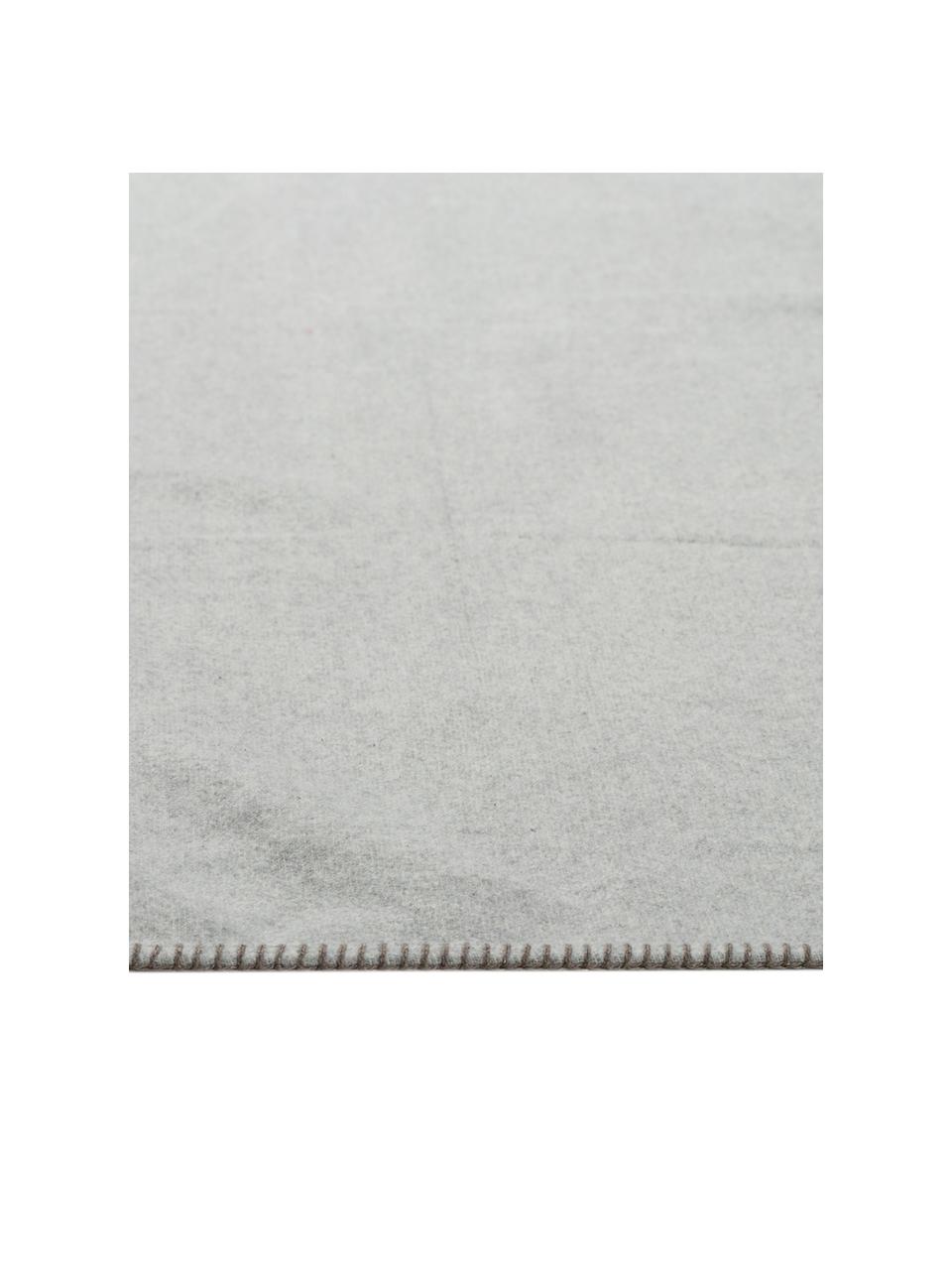 Plaid flanelle de coton gris motif cerf Sylt, 85 % coton, 8 % viscose, 7 % polyacrylique, Beige, larg. 140 x long. 200 cm