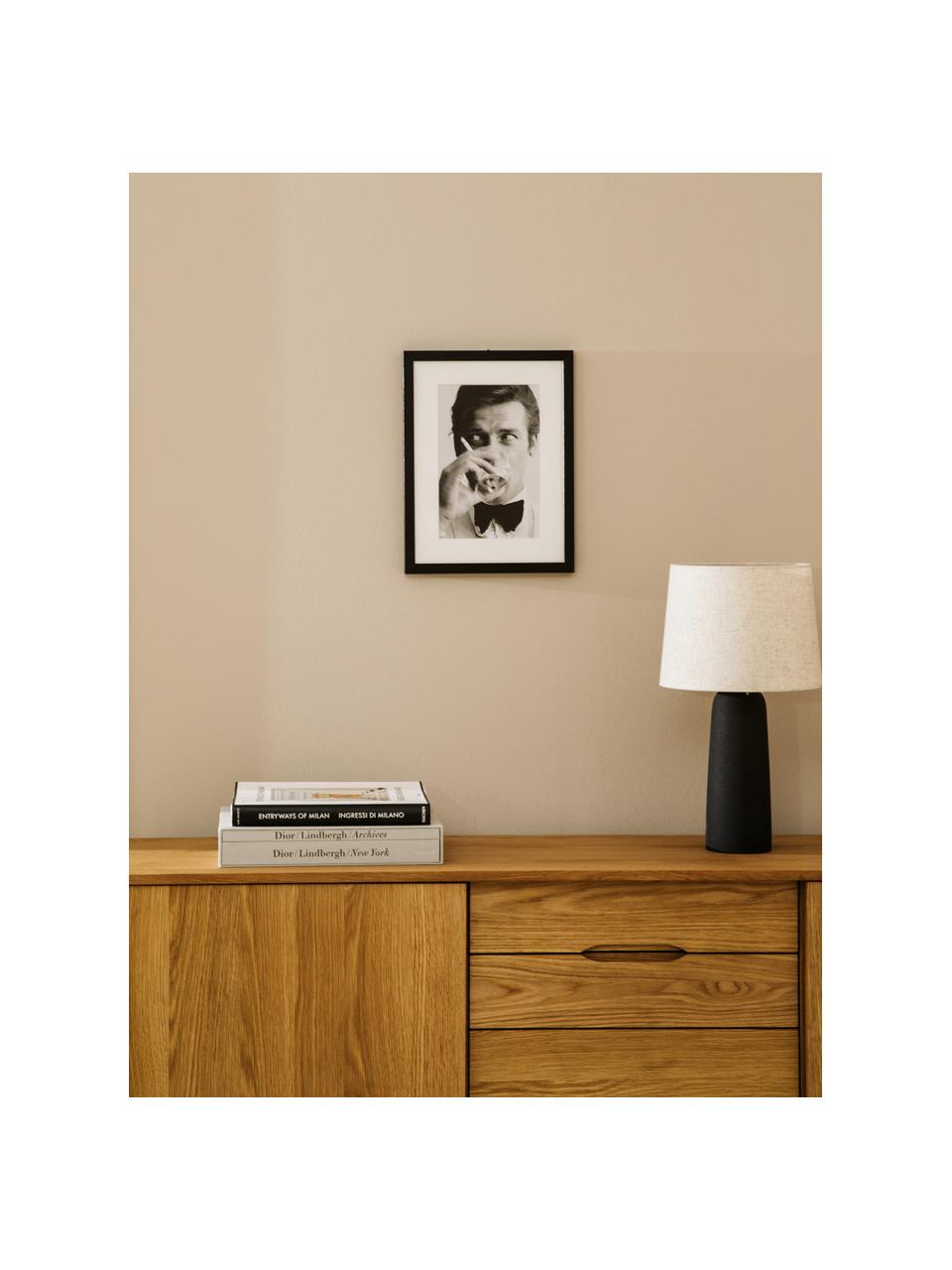 Oprawiony druk cyfrowy James Bond Drinking, 30 x 40 cm, James Bond Drinking, S 33 x W 43 cm