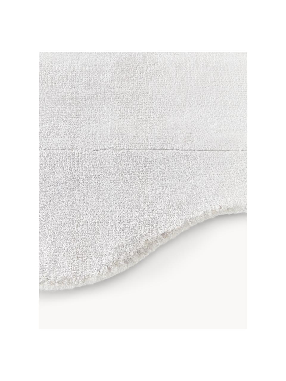 Ręcznie tkany dywan z wiskozy Wavy, Jasny szary, S 80 x D 150 cm (Rozmiar XS)
