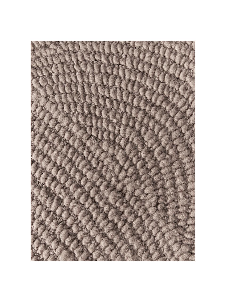 Tapis en laine tufté main Eleni, 100 % laine, certifiée RWS

Les tapis en laine peuvent perdre des fibres lors des premières semaines et des peluches peuvent se former, ce phénomène est naturel et diminue à mesure de votre usage et du temps, Beige, larg. 80 x long. 150 cm (taille XS)