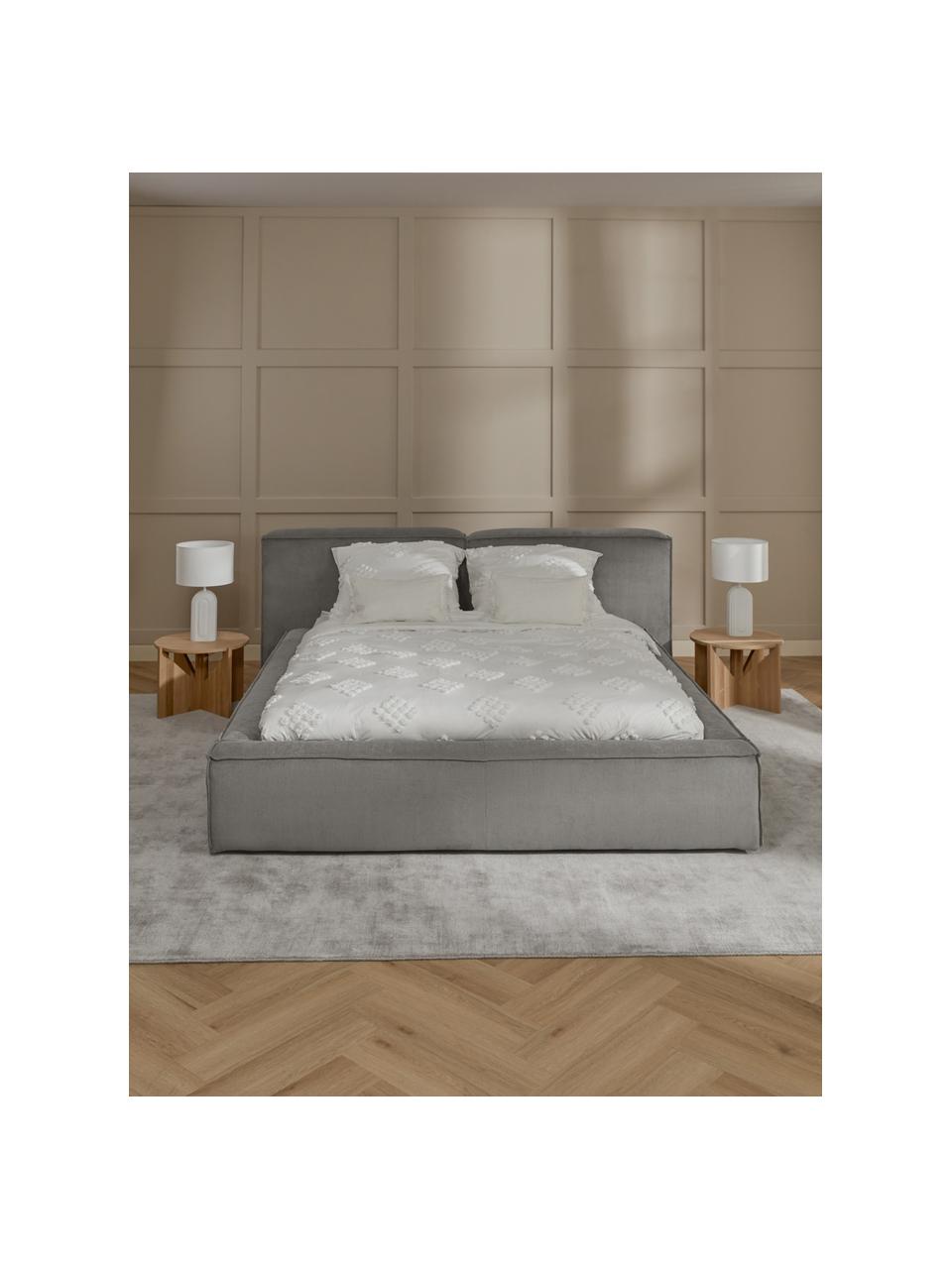 Cama tapizada en pana Lennon, con espacio de almacenamiento, Tapizado: pana (98% poliéster, 2% p, Estructura: madera de pino maciza con, Patas: madera con certificado FS, Pana gris, An 200 x L 200 cm