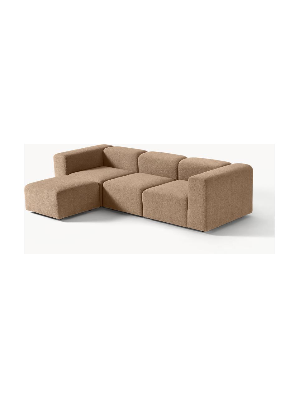 Sofá modular bouclé Lena (4 plazas), con reposapiés, Tapizado: Bouclé (93% poliéster, 6%, Estructura: madera de pino, contracha, Patas: plástico, Bouclé marrón claro, An 284 x F 181 cm