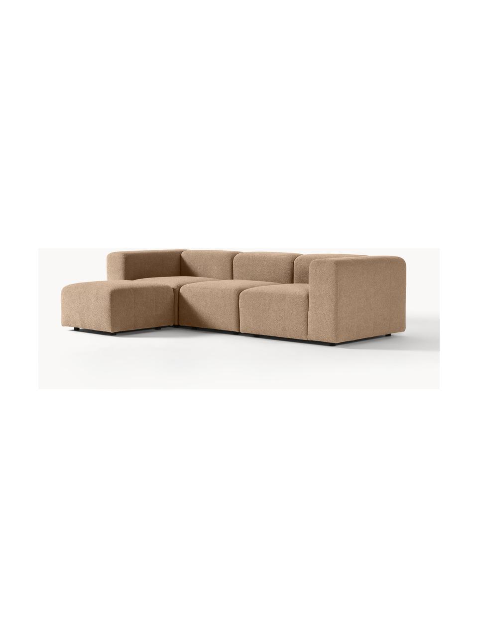 Sofá modular bouclé Lena (4 plazas), con reposapiés, Tapizado: Bouclé (93% poliéster, 6%, Estructura: madera de pino, contracha, Patas: plástico, Bouclé marrón claro, An 284 x F 181 cm