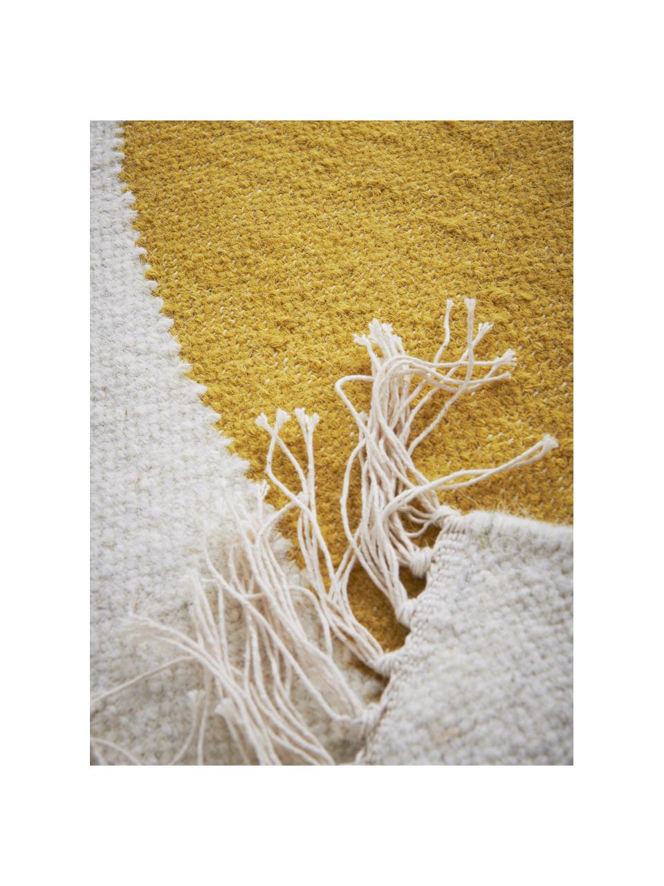Ručne tkaný kelim koberec s abstraktným vzorom Stones, 81 %  bavlna, 19 %  polyester
V prvých týždňoch používania môžu vlnené koberce uvoľňovať vlákna, tento jav zmizne po niekoľkých týždňoch používania, Lomená biela, horčicová, Š 160 x D 230 cm (veľkosť M)