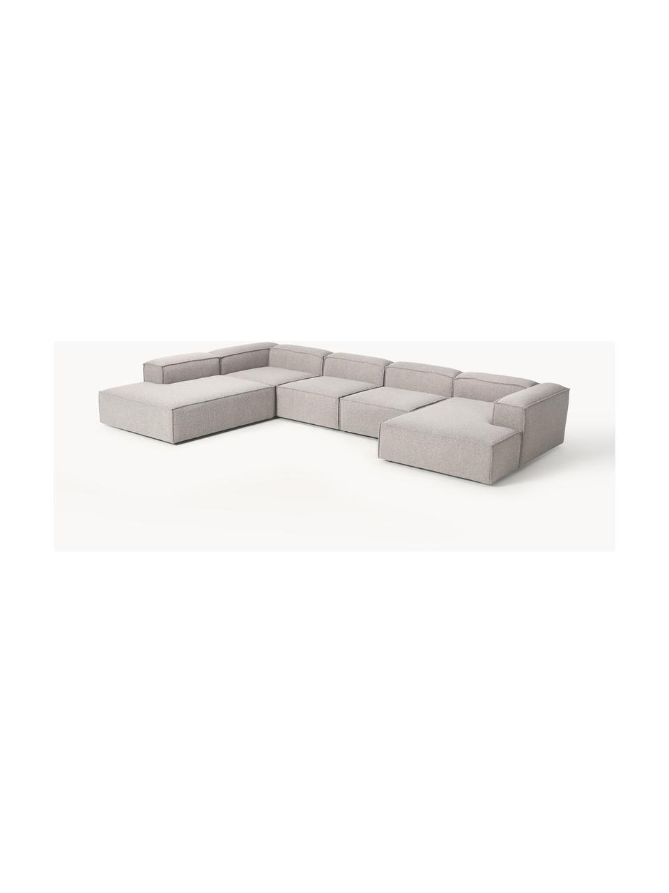 Divano componibile in bouclé Lennon, Rivestimento: bouclé (100% poliestere) , Struttura: legno di pino massiccio c, Piedini: plastica, Bouclé grigio chiaro, Larg. 418 x Prof. 269 cm, chaise longue a sinistra