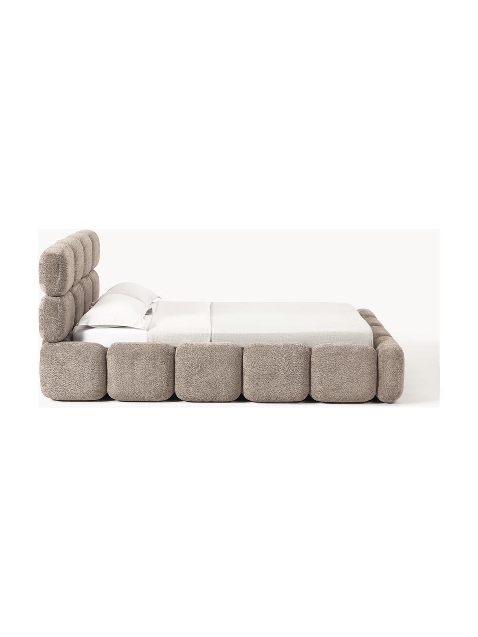 Cama tapizada de borreguillo bouclé Tayla, Tapizado: tejido borreguillo bouclé, Estructura: madera de abeto maciza, t, Patas: madera de abedul lacada E, Borreguillo bouclé gris pardo, An 140 x L 200 cm