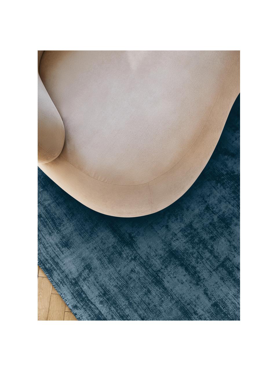 Ręcznie tkany dywan z wiskozy Jane, Ciemny niebieski, S 160 x D 230 cm (Rozmiar M)
