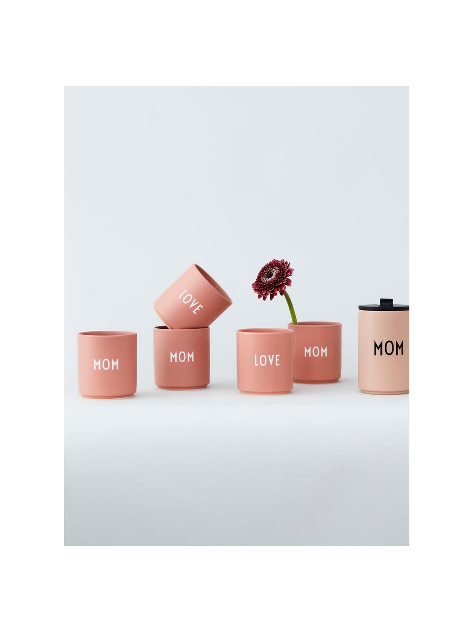 Design beker Favourite MOM/LOVE met verschillende letters op de voor- en achterkzijde, Beenderporselein (porselein)
Fine Bone China is een zacht porselein, dat zich vooral onderscheidt door zijn briljante, doorschijnende glans., Terracotta (Mom), Ø 8 x H 9 cm, 250 ml