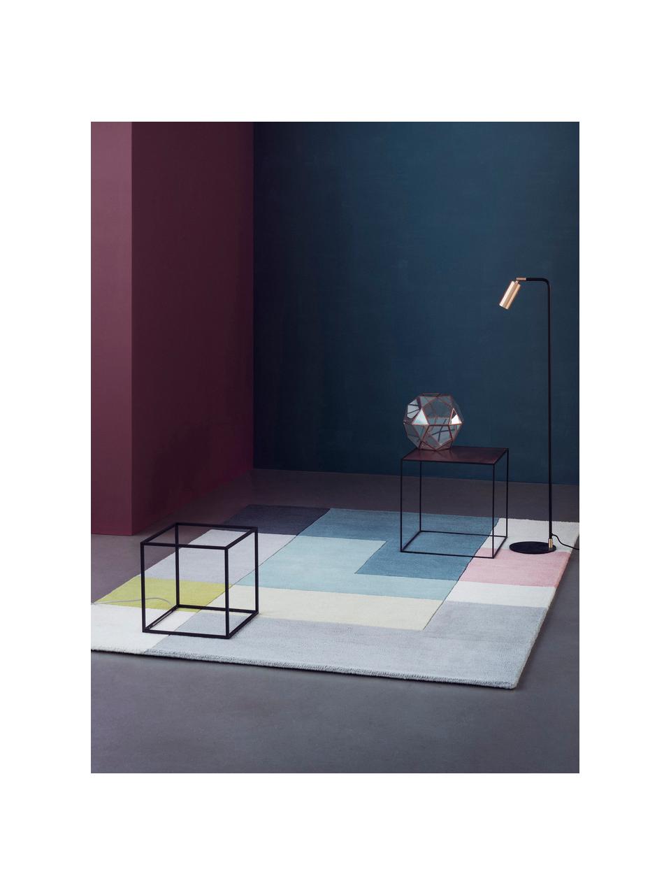 Tapis design laine multicolore Tetris, 100 % laine

Les tapis en laine peuvent perdre des fibres lors des premières semaines et des peluches peuvent se former, ce phénomène est naturel et diminue à mesure de votre usage et du temps, Multicolore, larg. 140 x long. 200 cm (taille S)