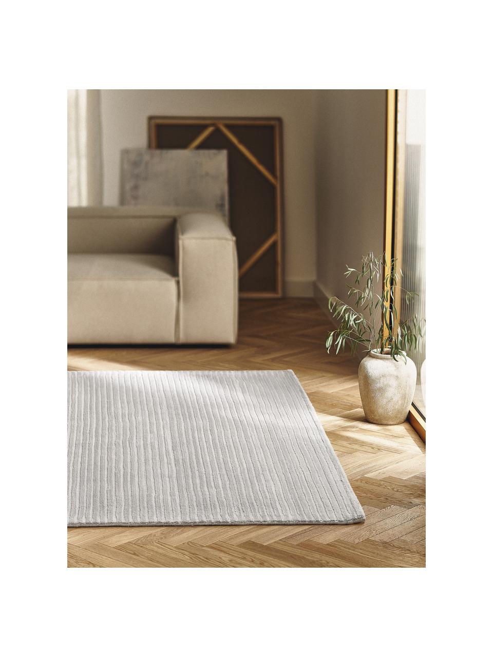 Tapis à poils longs moelleux tissé main Wes, 100 % polyester, certifié GRS, Gris clair, larg. 80 x long. 150 cm (taille XS)