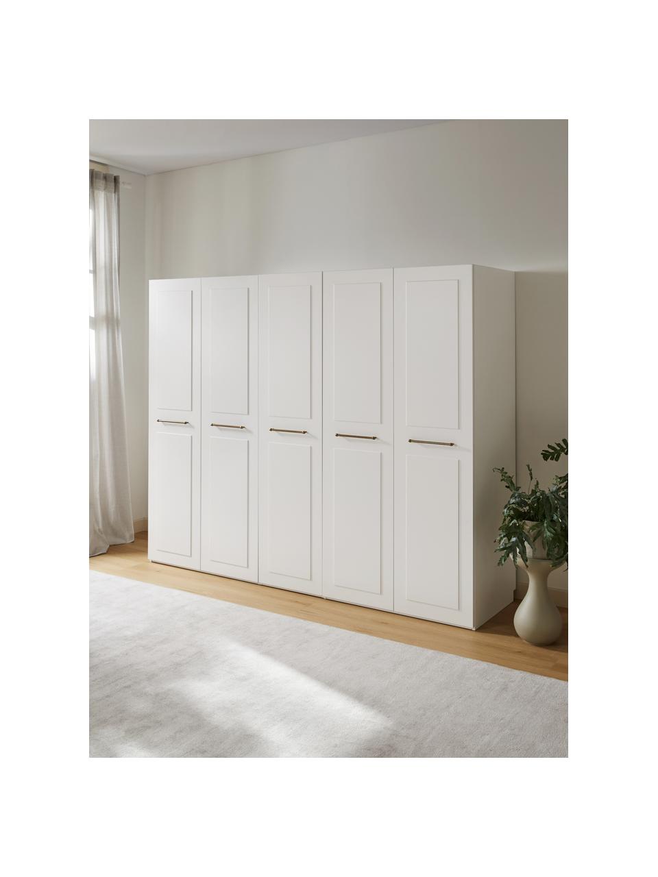 Modularer Drehtürenschrank Charlotte, 250 cm Breite, mehrere Varianten, Korpus: Spanplatte, melaminbeschi, Griffe: Messing Dieses Produkt wi, Weiss, Basic Interior, B 250 x H 200 cm