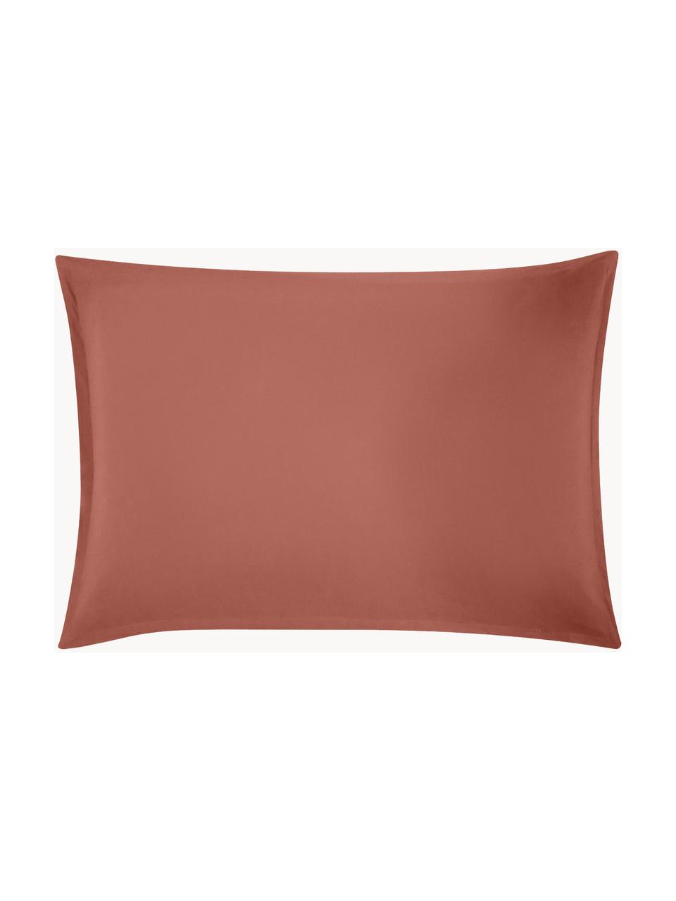 Taies d'oreiller en lin délavé terracotta Nature, 2 pièces, 50 x 70 cm, Composé pour moitié de lin
(52 % lin, 48 % coton) 

Densité 108 fils au pouce carré, qualité standard

Le lin mélangé offre un toucher naturel et un aspect délavé original. Le lin absorbe jusqu'à 35 % d'humidité et échange cette humidité avec l'air ambiant. Il sèche très rapidement et offre un agréable effet rafraîchissant les nuits d'été. Sa résistance élevée au accrocs lui confère robustesse et longévité, Terracotta, larg. 50 x long. 70 cm