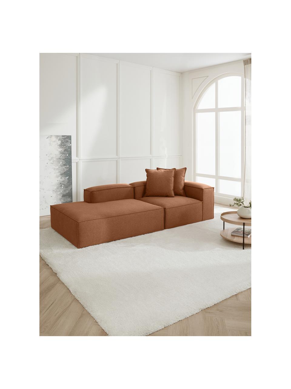 Modulaire chaise longue Lennon, Bekleding: 100% polyester De slijtva, Frame: massief grenenhout, FSC-g, Poten: kunststof, Geweven stof nougatkleurig, B 269 x D 119 cm, armleuning rechts