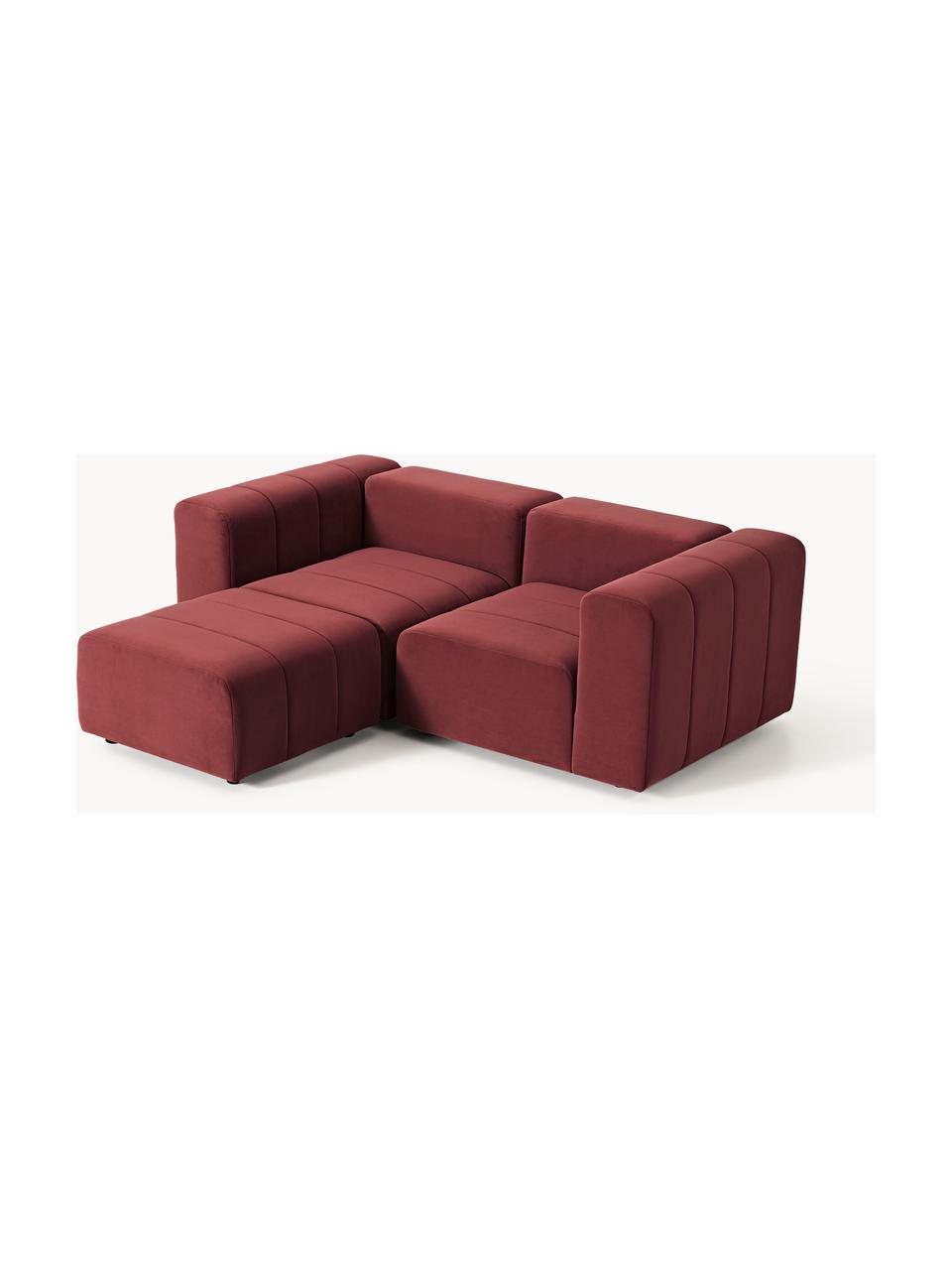 Modulares Samt-Sofa Lena (3-Sitzer) mit Hocker (links/rechts), Bezug: Samt (100 % Polyester) De, Gestell: Buchenholz, Spanplatte, H, Füße: Kunststoff, Samt Weinrot, B 211 x T 181 cm