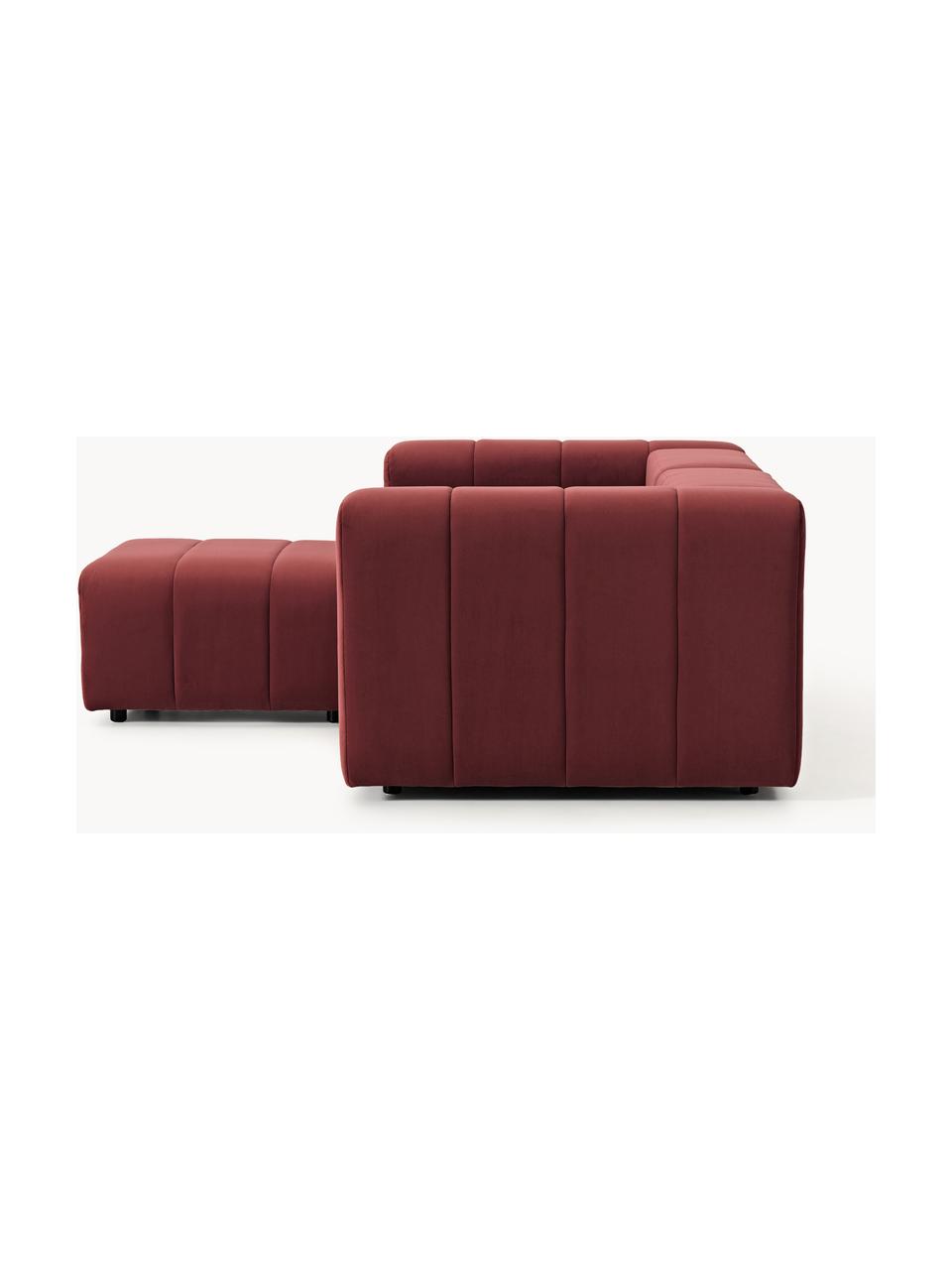 Modulares Samt-Sofa Lena (3-Sitzer) mit Hocker, Bezug: Samt (100 % Polyester) De, Gestell: Buchenholz, Spanplatte, H, Füße: Kunststoff, Samt Weinrot, B 211 x T 181 cm