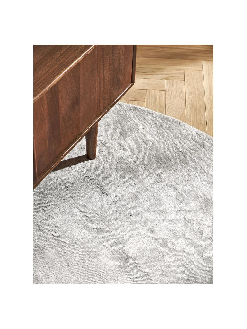 Tapis rond en viscose tissé main Jane, Gris clair, Ø 250 cm (taille XL)