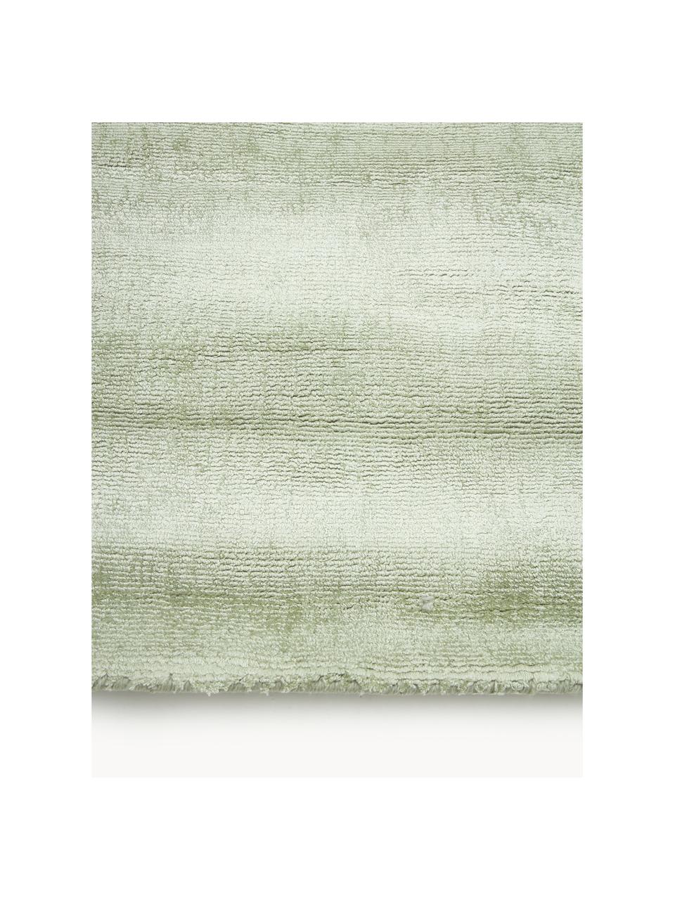 Tapis en viscose tissé main Jane, Vert sauge, larg. 160 x long. 230 cm (taille M)