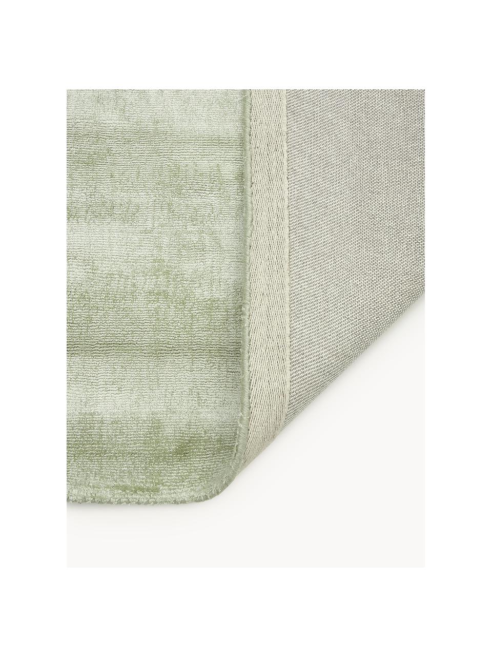 Tapis en viscose tissé main Jane, Vert sauge, larg. 160 x long. 230 cm (taille M)