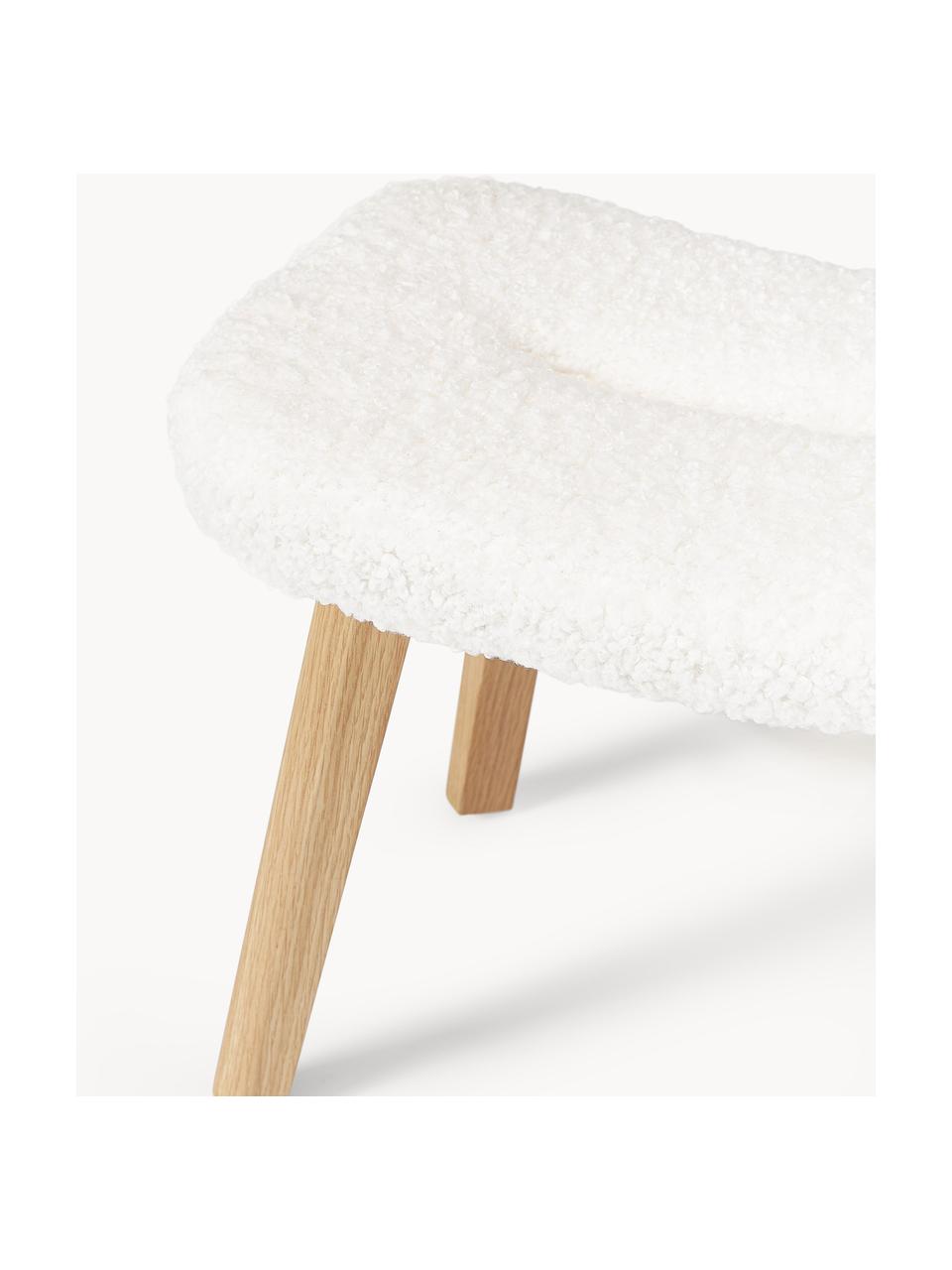 Tabouret en tissu bouclé avec pieds en bois Wing, Peluche blanc, bois de bouleau, larg. 50 x haut. 41 cm