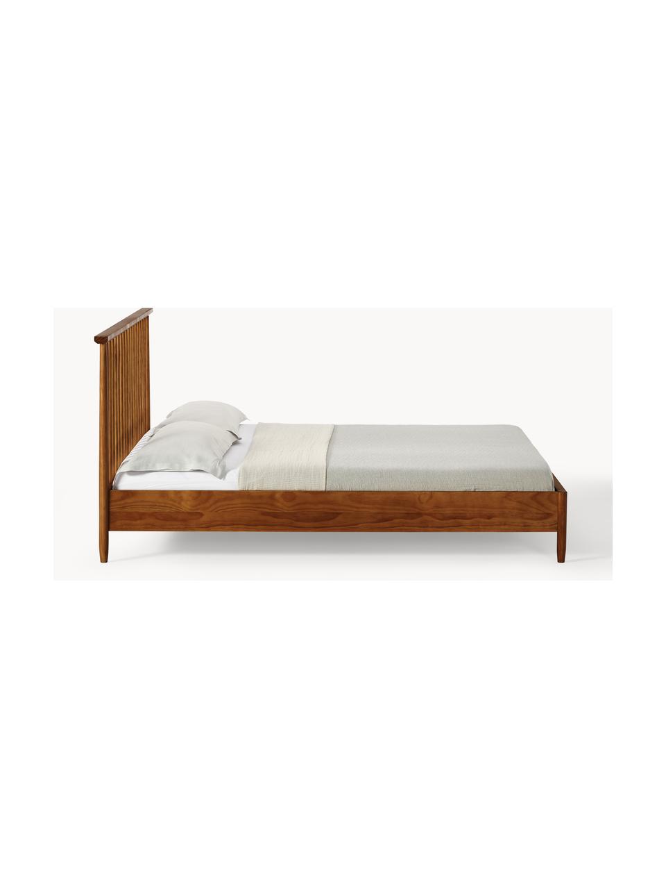 Cama de madera de pino Windsor, con cabecero, Madera de pino macizo

Este producto está hecho de madera de origen sostenible y con certificación FSC®., Madera de pino oscura, An 140 x L 200 cm