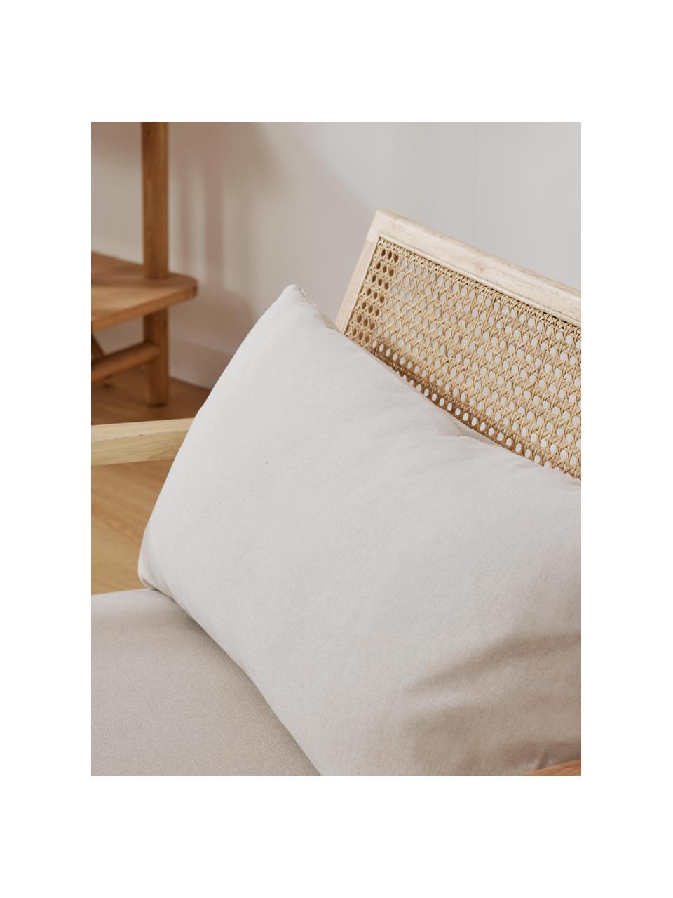 Fotel z litego drewna kauczukowego Manuell, Tapicerka: 100% poliester Dzięki tka, Stelaż: lite drewno kauczukowe, Złamana biel, drewno kauczukowe, S 65 x W 71 cm