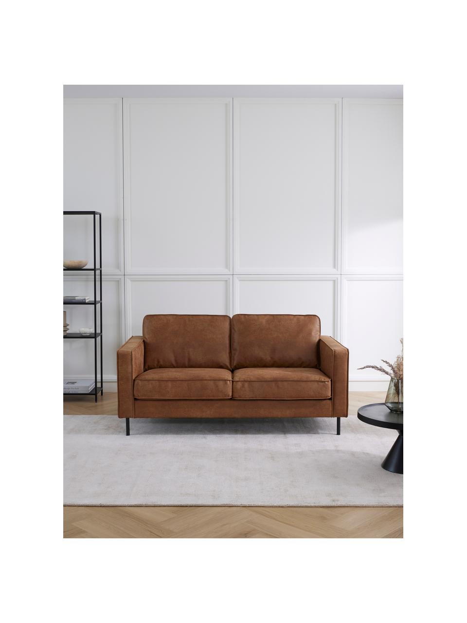 Sofa Hunter (2-Sitzer) aus recyceltem Leder, Bezug: Recyceltes Leder (70% Led, Gestell: Massives Kiefernholz, hoc, Füße: Metall, pulverbeschichtet, Leder Braun, B 164 cm x T 90 cm