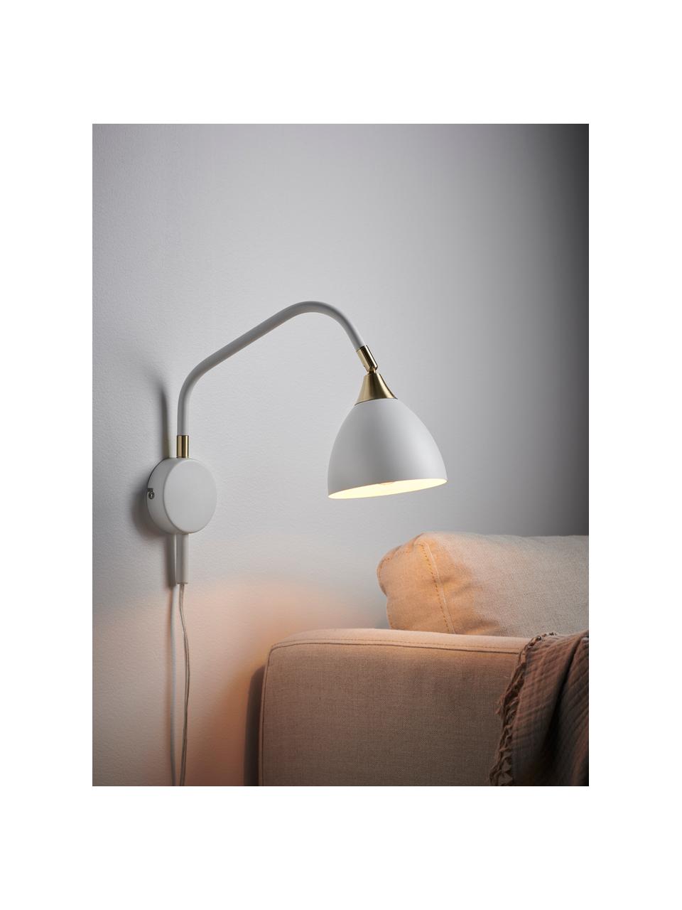 Verstelbare wandlamp Luis met stekker in wit, Lampenkap: gelakt metaal, Frame: gelakt metaal, Decoratie: gelakt metaal, Wit, messingkleurig, D 30 x H 29 cm