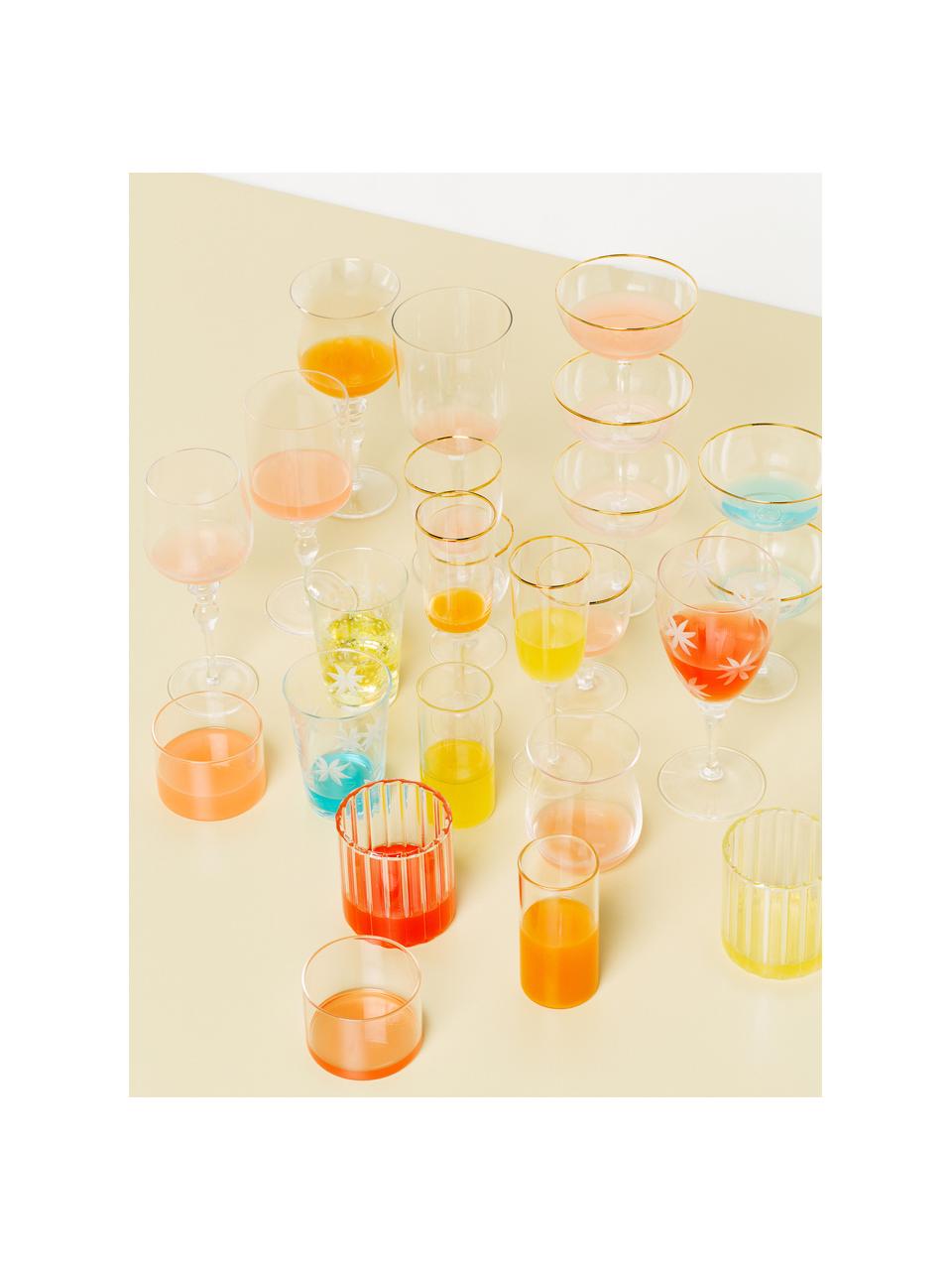 Vasos de agua de vidrio de borosilicato con relieve Romantic, 6 uds., Vidrio de borosilicato 

¡Descubre la versatilidad del vidrio de borosilicato para tu hogar! El vidrio de borosilicato es un material de alta calidad, fiable y duradero. Se caracteriza por su excepcional resistencia al calor y, por lo tanto, es ideal para tomar té o café caliente. En comparación con el vidrio convencional, el vidrio de borosilicato es más resistente a roturas y grietas y, por lo tanto, es un compañero seguro en tu hogar., Transparente, Ø 8 x Al 9 cm, 250 ml