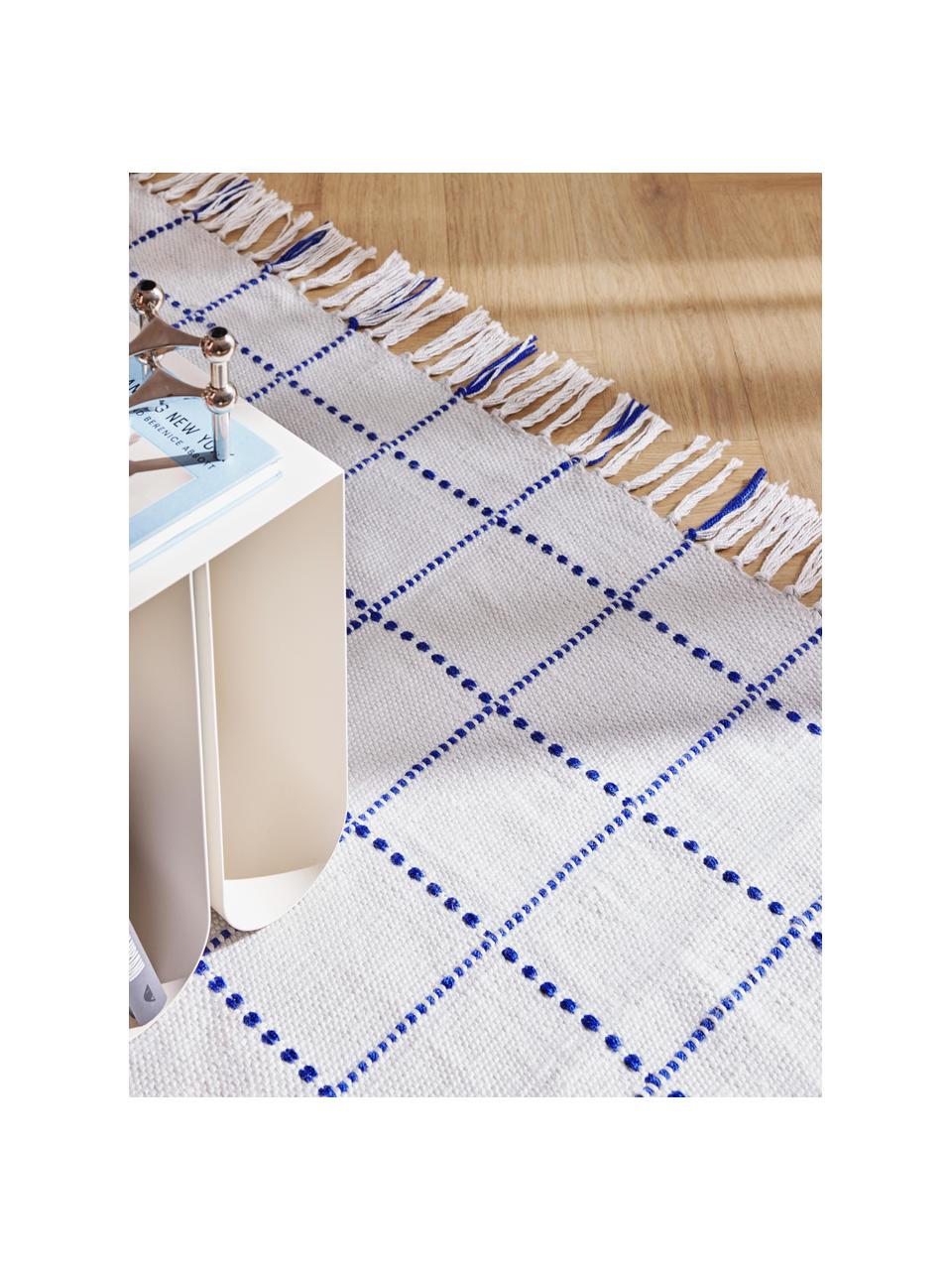 Tapis d'extérieur à franges Prague, 100 % polyester, certifié GRS

Le matériau est certifié STANDARD 100 OEKO-TEX®, 11-62055, Shirley, Blanc, bleu, larg. 80 x long. 150 cm (taille XS)