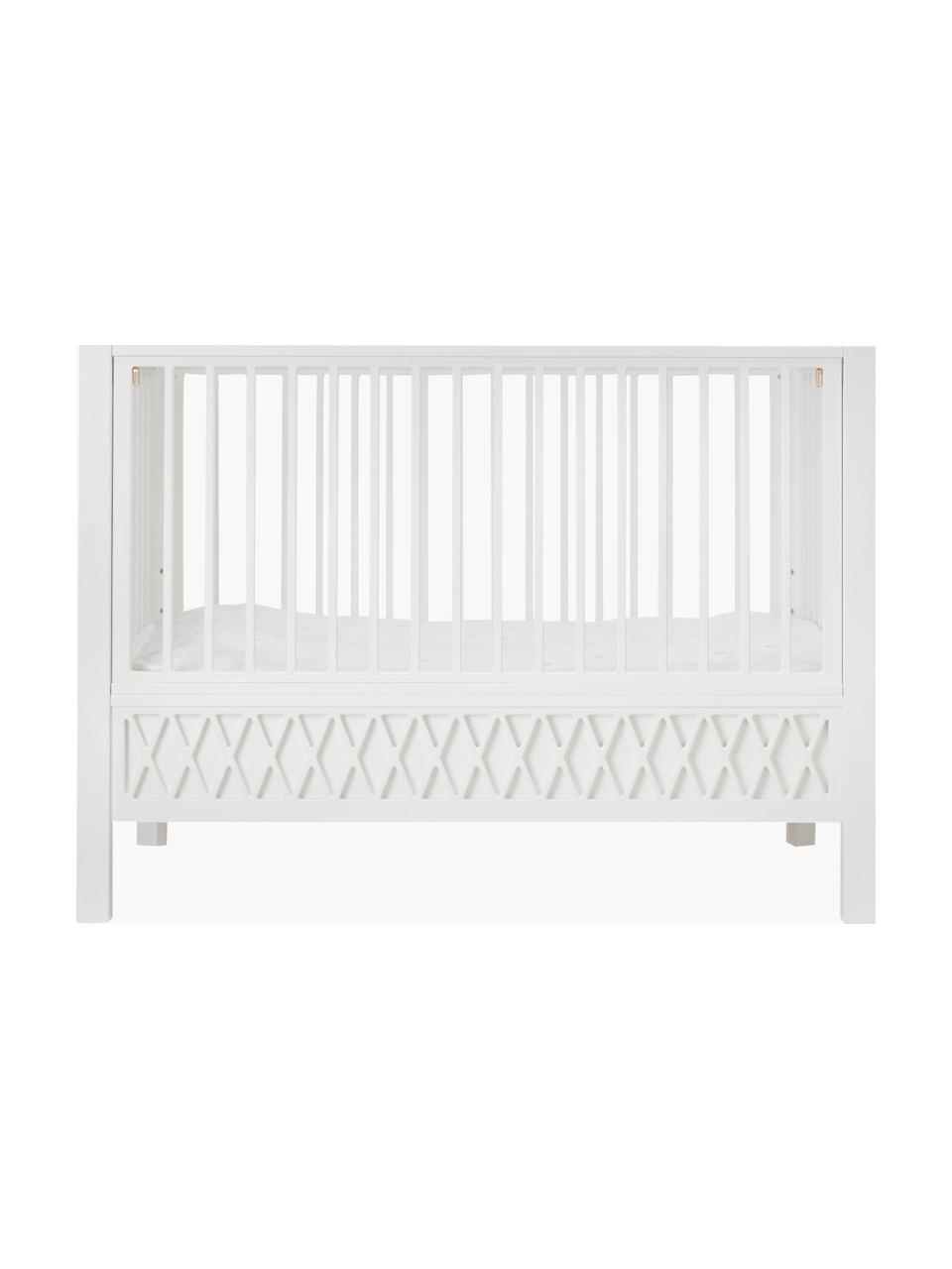 Höhenverstellbares Baby-Bett Harlequin, 60 x 120 cm, Kiefernholz, mitteldichte Holzfaserplatte (MDF), lackiert mit VOC-freier Farbe

Dieses Produkt wird aus nachhaltig gewonnenem, FSC®-zertifiziertem Holz gefertigt., Kiefernholz, weiss lackiert, B 60 x L 120 cm