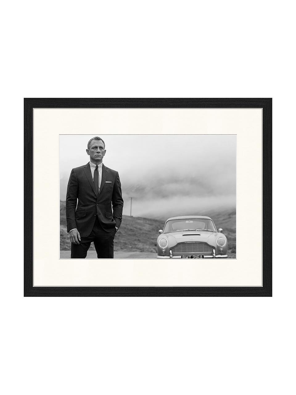 Foto incorniciata di Daniel Craig in veste di James Bond, Cornice: legno di faggio, Immagine: stampa digitale su carta,, Nero, bianco latte, Larg. 43 x Alt. 33 cm