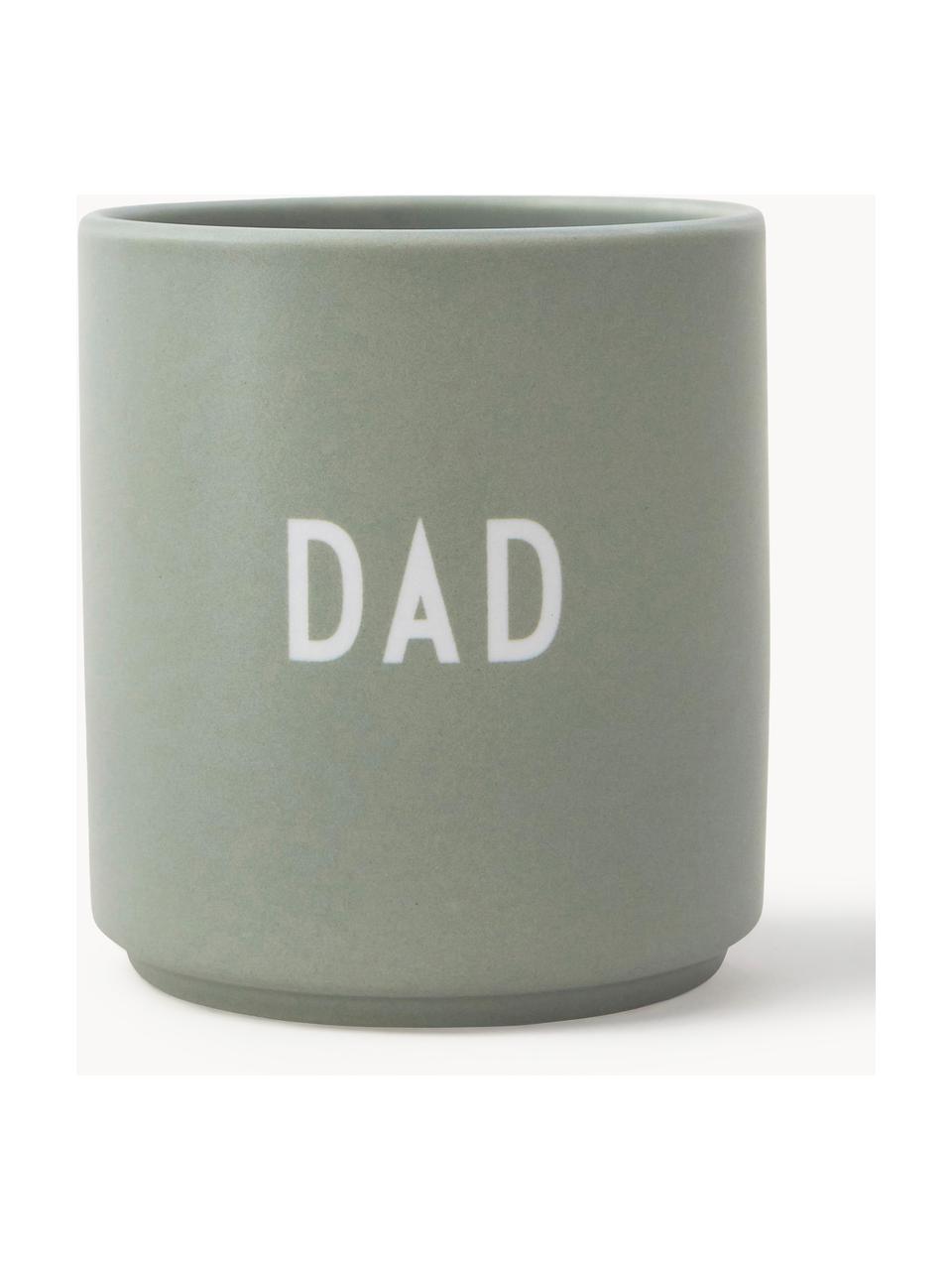 Design Becher Favourite DAD/LOVE mit Schriftzug auf Vorder- & Rückseite, Fine Bone China (Porzellan)
Fine Bone China ist ein Weichporzellan, das sich besonders durch seinen strahlenden, durchscheinenden Glanz auszeichnet., Greige (Dad), Ø 8 x H 9 cm, 250 ml