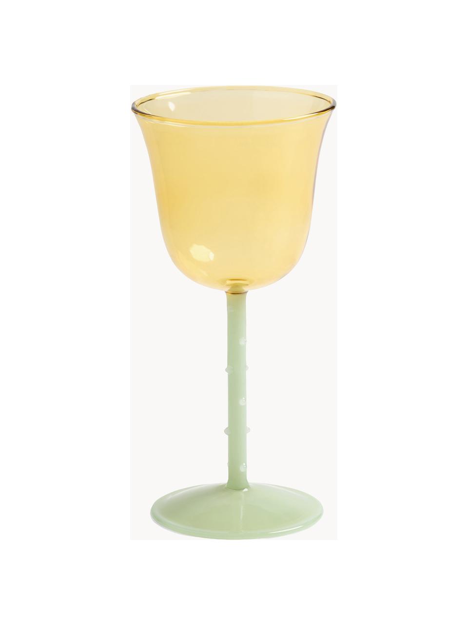 Verres à vin faits main en verre borosilicaté Dot, 2 pièces, Verre borosilicate

Découvrez la polyvalence du verre borosilicaté pour votre maison ! Ce matériau de haute qualité, fiable et robuste, se distingue par une résistance exceptionnelle à la chaleur, ce qui le rend idéal pour votre thé ou café chaud. Par rapport au verre traditionnel, le verre borosilicaté est plus résistant aux fissures et aux bris, en faisant un compagnon sûr pour votre intérieur, Jaune pâle transparent, vert clair, Ø 8 x haut. 17 cm, 180 ml