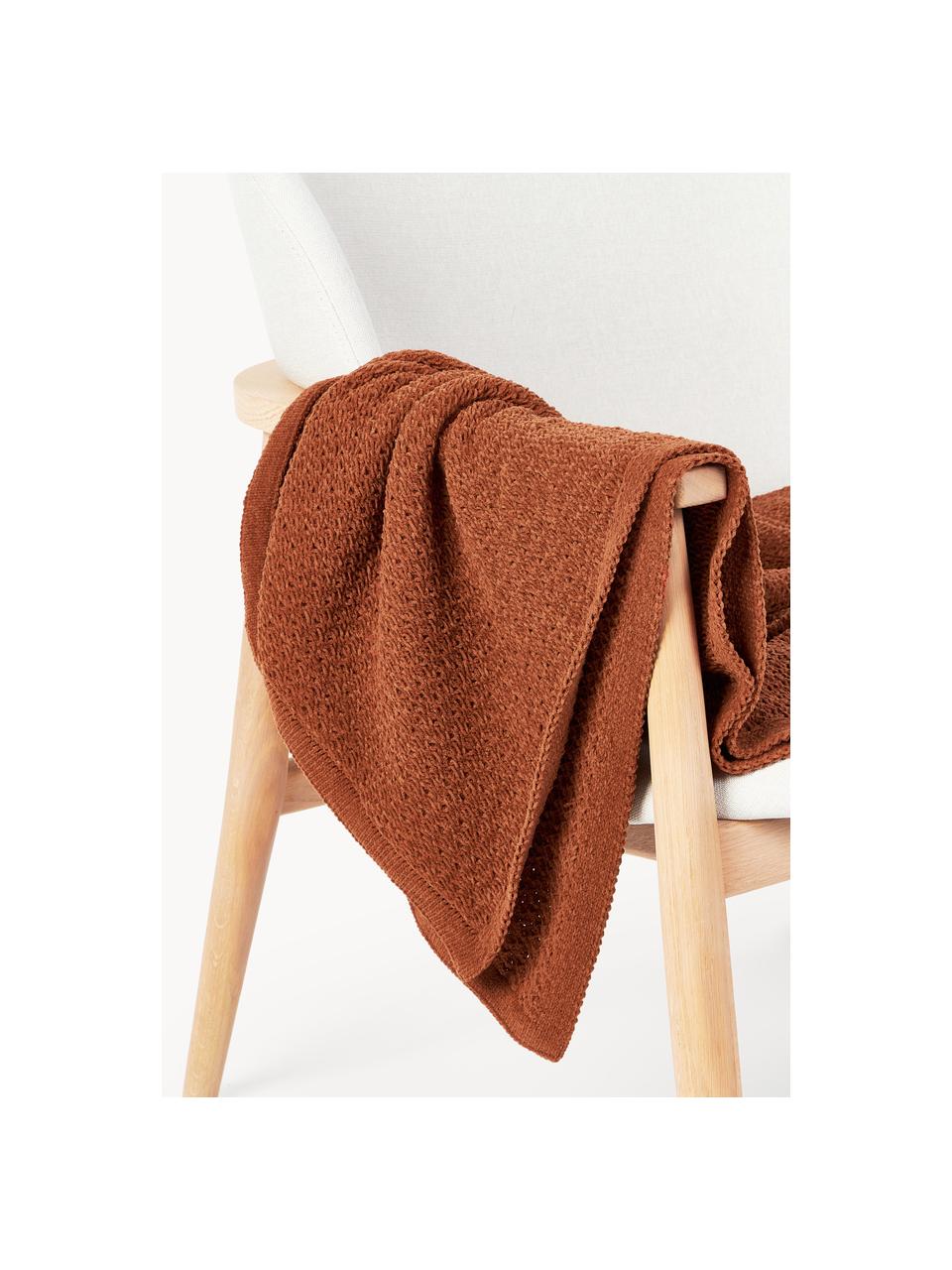 Strickdecke Everly aus Chenille, 100 % Polyester (recycelt), GRS-zertifiziert

Das in diesem Produkt verwendete Material ist schadstoffgeprüft und zertifiziert nach STANDARD 100 by OEKO-TEX®, 11.HIN.00050., Terrakotta, B 150 x L 200 cm