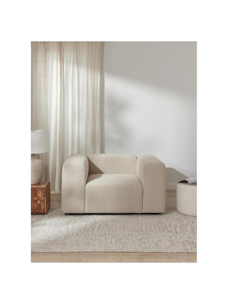 Poltrona in bouclè Lena, Rivestimento: bouclé (93% poliestere, 6, Struttura: legno di pino, compensato, Gambe: plastica, Bouclé beige chiaro, Larg. 134 x Prof. 106 cm