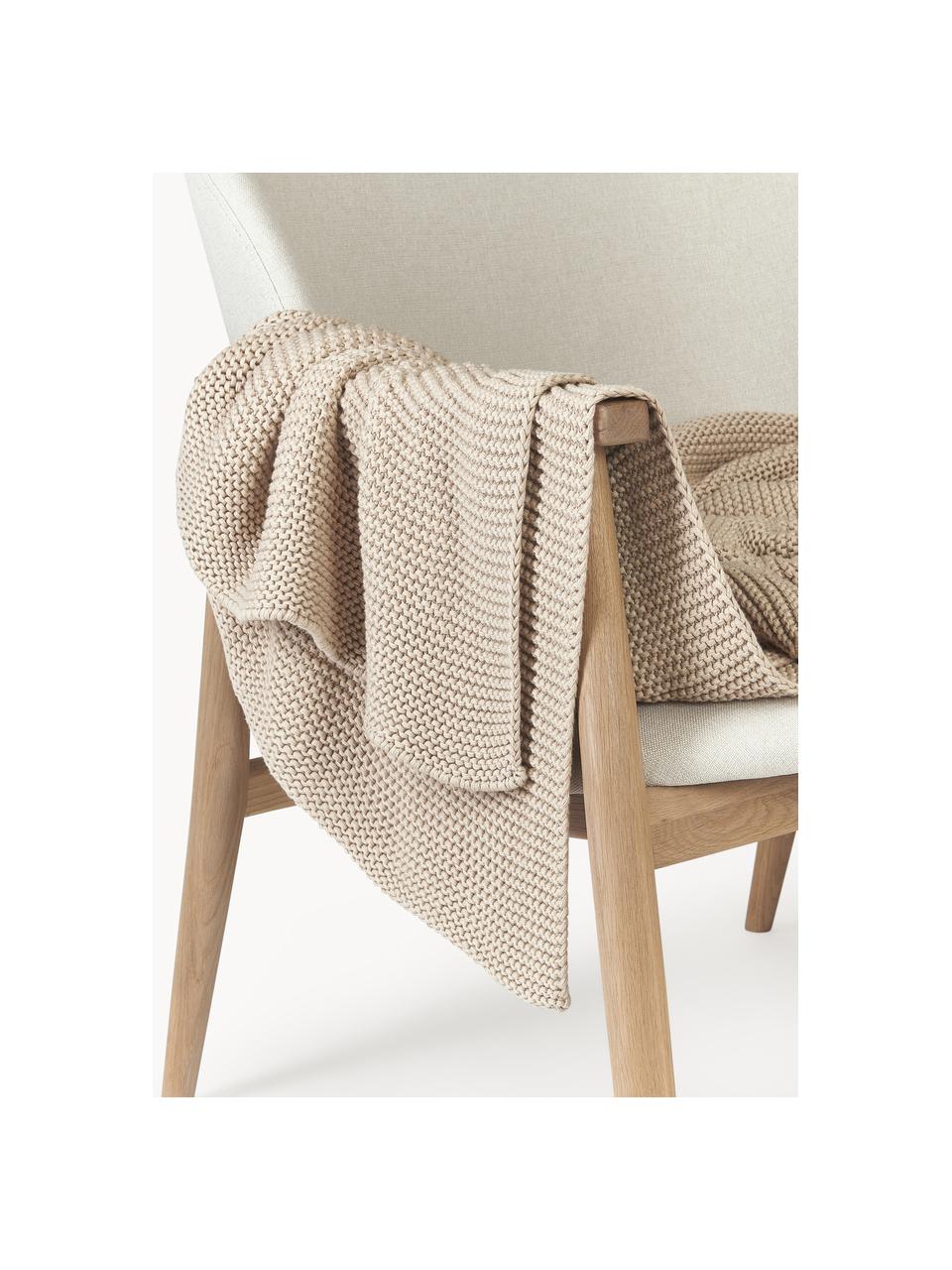 Coperta lavorata a maglia in cotone organico Adalyn, 100% cotone organico certificato GOTS

Il materiale utilizzato in questo prodotto è testato per le sostanze nocive e certificato secondo lo STANDARD 100 by OEKO-TEX® , HOHENSTEIN HTTI, 11.HIN.00050, Beige chiaro, Larg. 150 x Lung. 200 cm