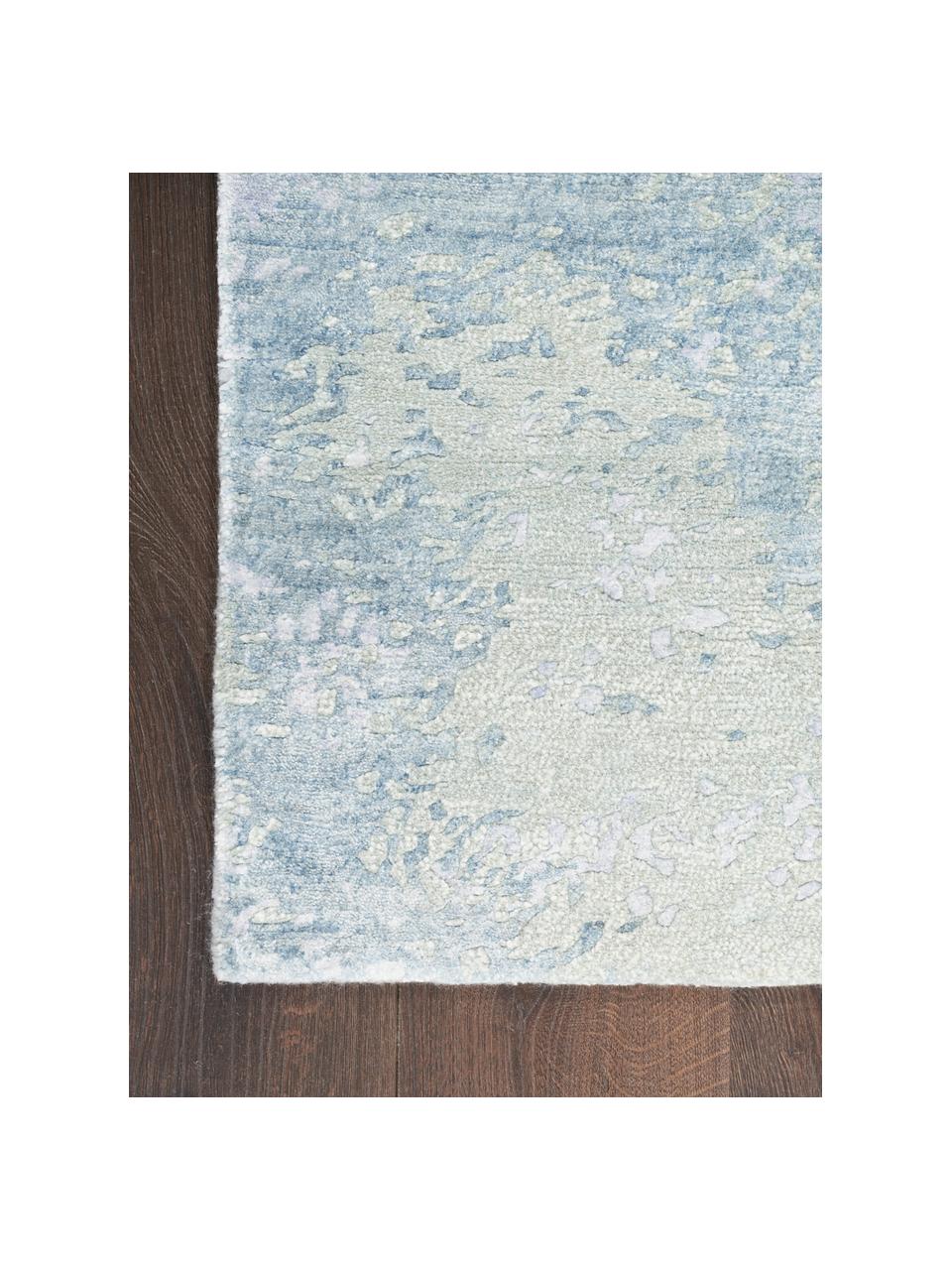 Handgewebter Viskose-Teppich Silk Shadows, 75 % Viskose, 25 % neuseeländische Wolle, Grüntöne, Blautöne, Lila, B 60 x L 90 cm (Größe XS)