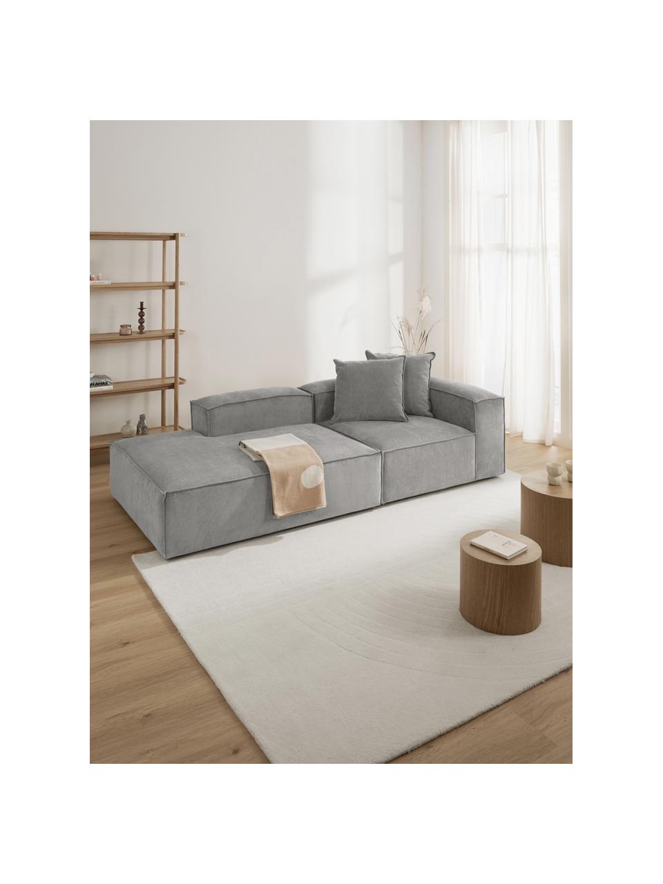 Chaise longue componibile in velluto a coste Lennon, Rivestimento: velluto a coste (92% poli, Struttura: legno di pino massiccio, , Piedini: plastica Questo prodotto , Velluto a coste grigio, Larg. 269 x Prof. 119 cm, schienale a destra