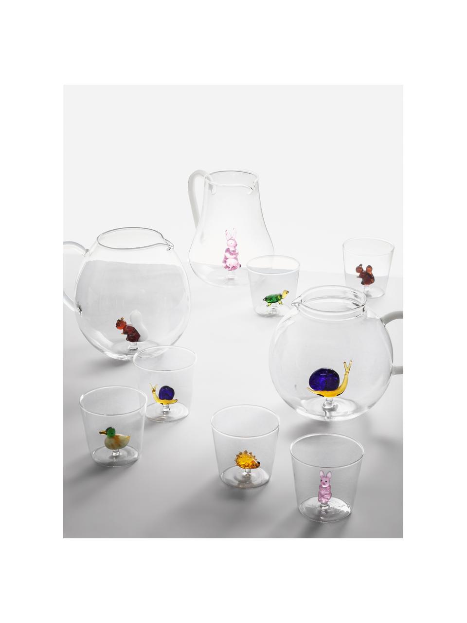 Verres à eau artisanaux Animal Farm, 6 élém., Verre borosilicate

Découvrez la polyvalence du verre borosilicaté pour votre maison ! Ce matériau de haute qualité, fiable et robuste, se distingue par une résistance exceptionnelle à la chaleur, ce qui le rend idéal pour votre thé ou café chaud. Par rapport au verre traditionnel, le verre borosilicaté est plus résistant aux fissures et aux bris, en faisant un compagnon sûr pour votre intérieur, Transparent, multicolore, Ø 9 x haut. 8 cm, 350 ml