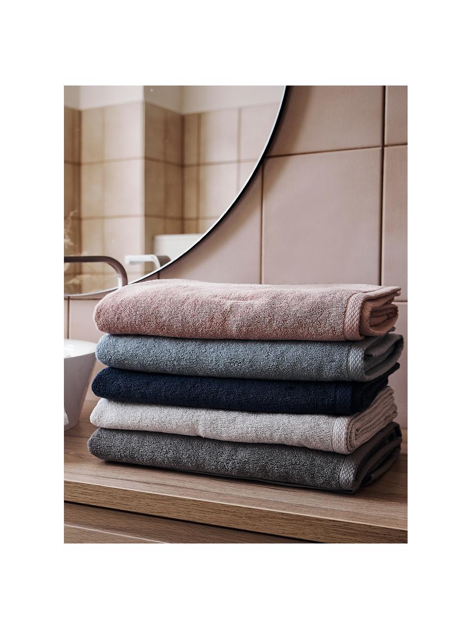 Jednofarebný uterák Comfort, 100 % bavlna
Stredná gramáž 450 g/m², Tmavosivá, Malý uterák, Š 30 x D 50 cm, 2 ks
