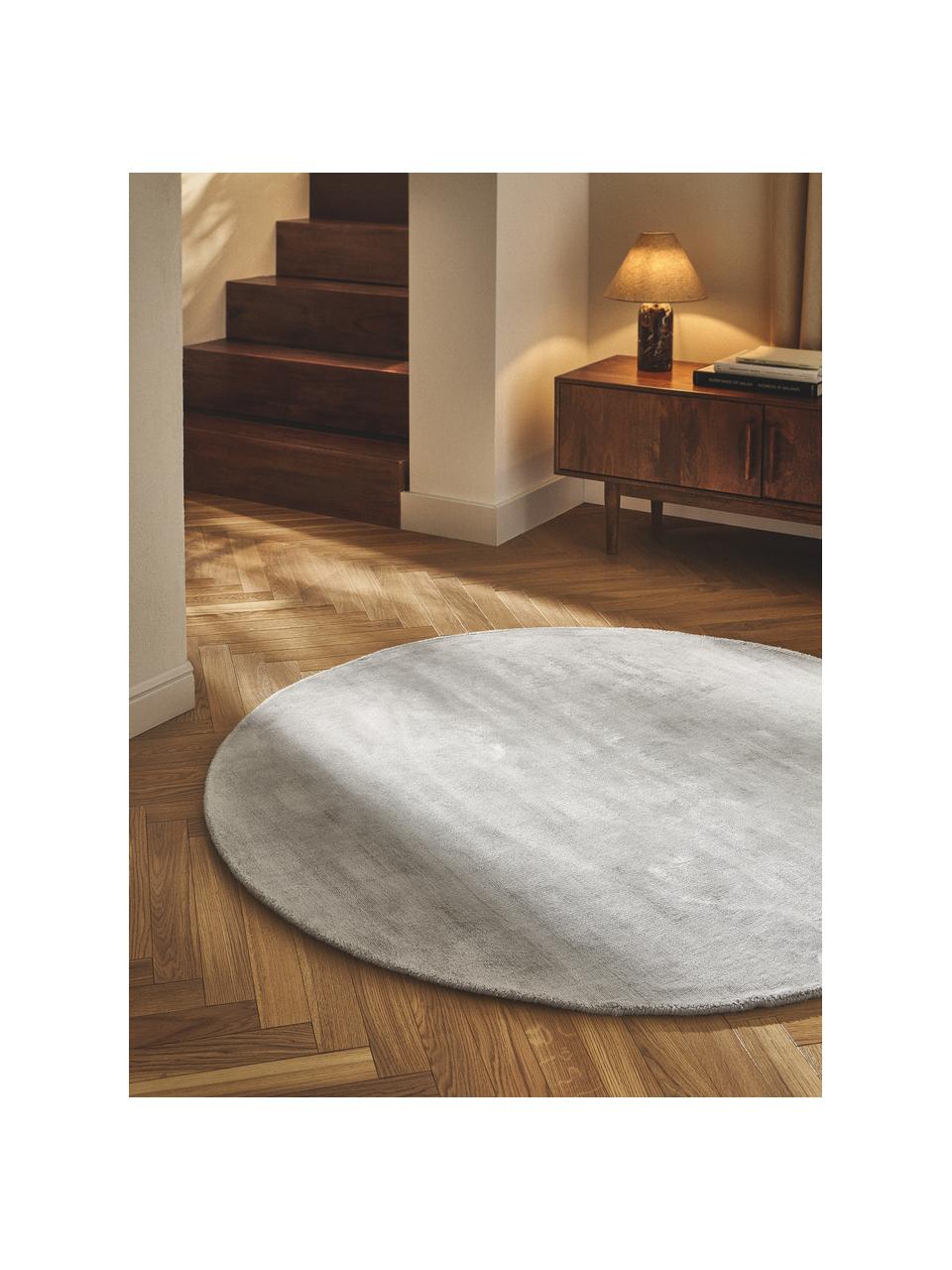 Ručne tkaný koberec z viskózy Jane, Svetlosivá, Ø 250 cm (veľkosť XL)