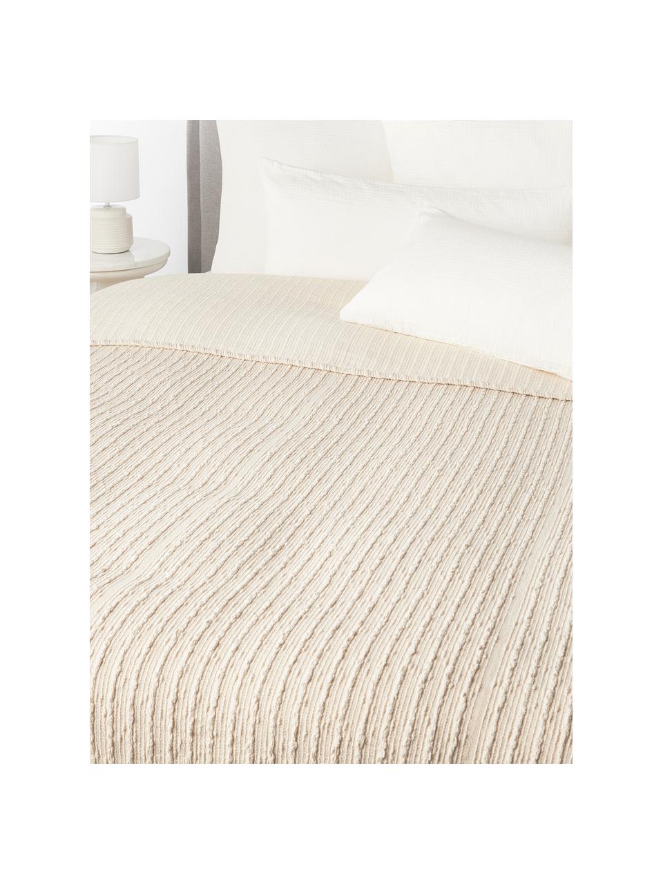 Bouclé bedsprei Thomassin, 92% katoen, 8% polyester (bouclé)

Bouclé is een materiaal dat zich kenmerkt door zijn onregelmatig gebogen structuur. Het karakteristieke oppervlak ontstaat door geweven lussen van verschillende garens, waardoor de stof een unieke structuur krijgt. De lusstructuur heeft een isolerende en tegelijkertijd donzige werking, waardoor de stof bijzonder knuffelig is.

Het in dit product gebruikte materiaal is getest op schadelijke stoffen en gecertificeerd volgens STANDARD 100 door OEKO-TEX®, 4265CIT, CITEVE., Lichtbeige, B 230 x L 250 cm (voor bedden tot 180 x 200 cm)