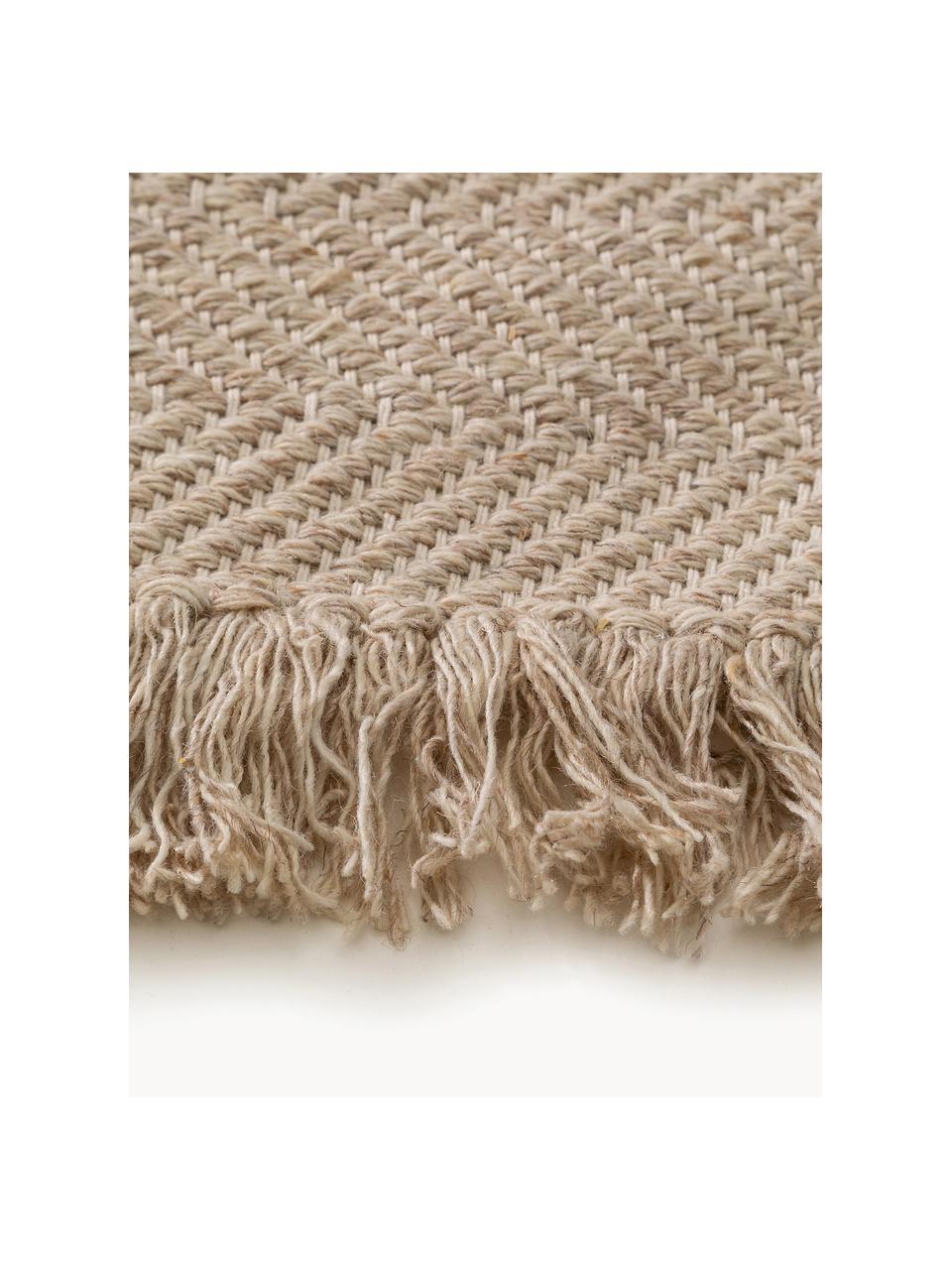 Ručne tkaný vlnený koberec so strapcami Lars, 60 % vlna, 20 % bavlna, 20 % polyester
V prvých týždňoch používania môžu vlnené koberce uvoľňovať vlákna, tento jav zmizne po niekoľkých týždňoch používania, Béžová, Š 80 x D 150 cm (veľkosť XS)