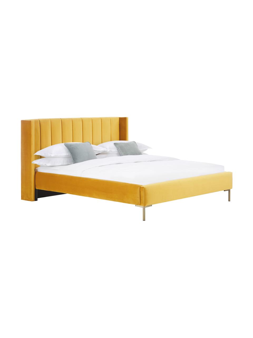 Gestoffeerd fluwelen bed Dusk in geel, Bekleding: polyester fluweel, Frame: massief grenenhout, FSC-g, Poten: gepoedercoat metaal, Fluweel geel, 140 x 200 cm