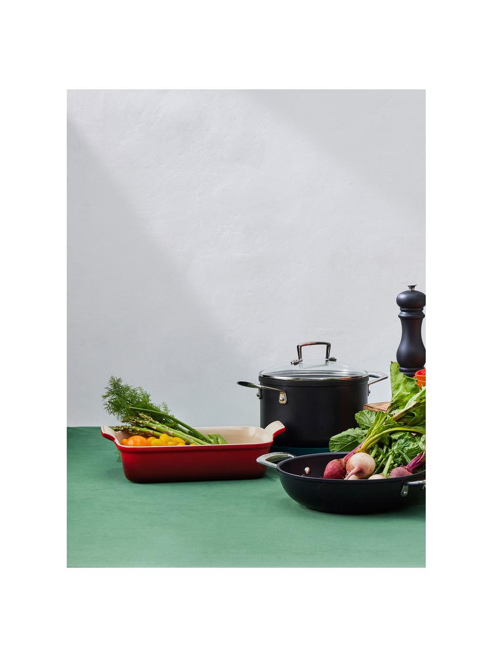 Plat de cuisson rectangulaire en grès cérame Tradition, Grès cérame, Rouge cerise, larg. 33 x haut. 9 cm
