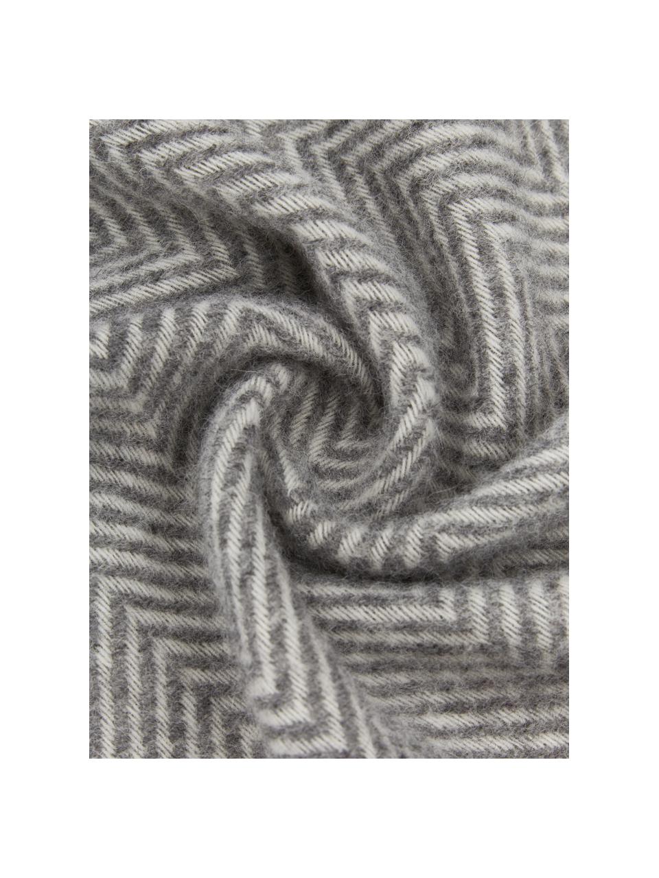 Coperta in lana con motivo a spina di pesce e frange Tirol, Grigio, Larg. 140 x Lung. 200 cm