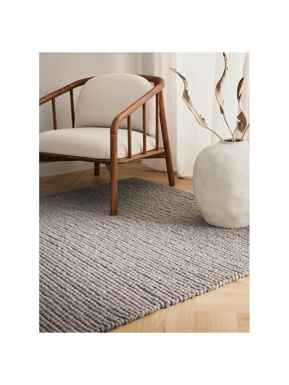 Alfombra de lana trenzada Bruna, 100% lana con certificado RWS

Las alfombras de lana se pueden aflojar durante las primeras semanas de uso, la pelusa se reduce con el uso diario, Gris pardo, An 80 x L 150 cm (Tamaño XS)