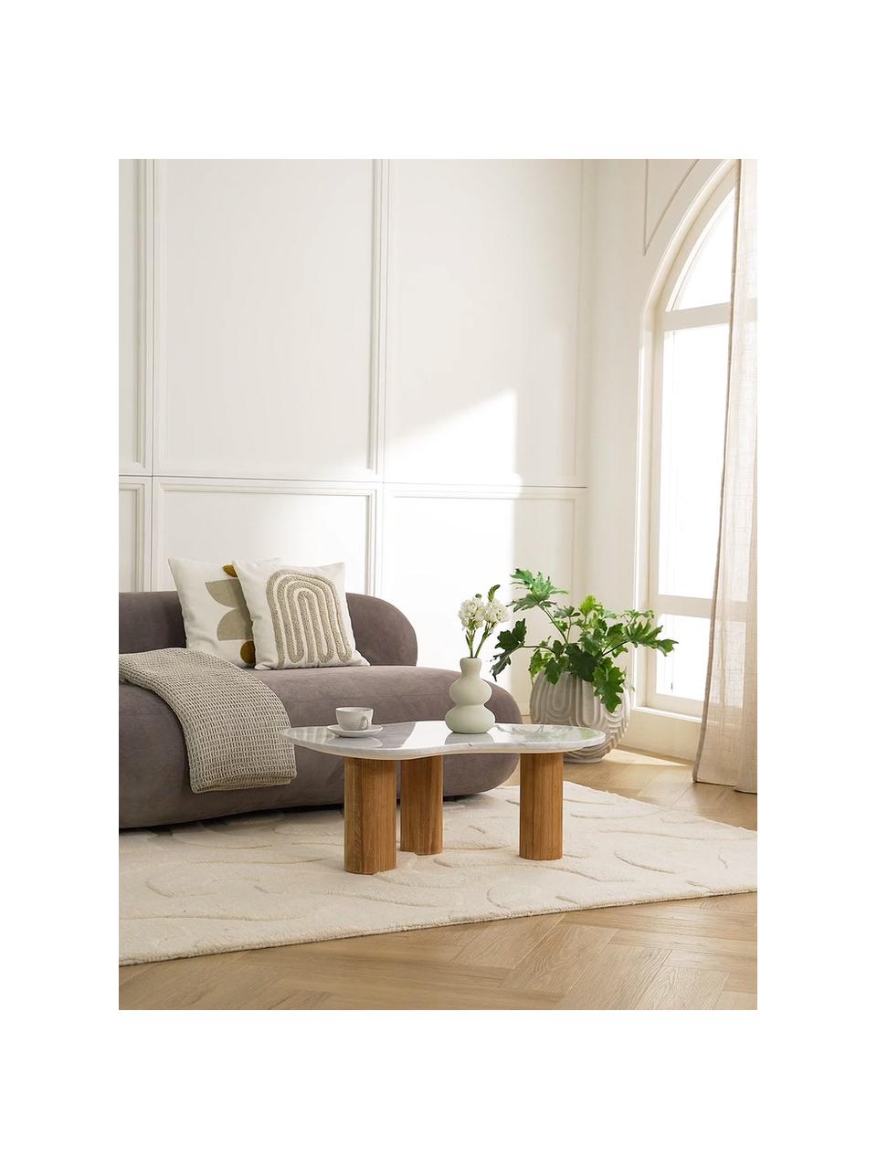 Marmor-Couchtisch Naruto in organischer Form, Tischplatte: Marmor, Beine: Eichenholz, Eichenholz, Weiß, marmoriert, B 90 x T 59 cm
